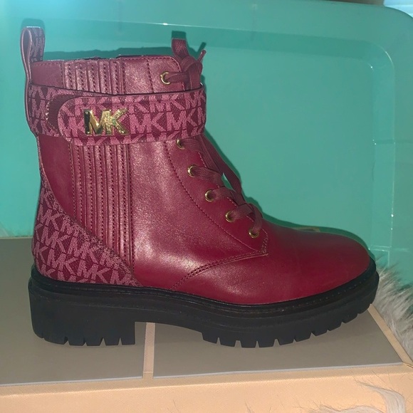 💖 MICHAEL Michael Kors Red Parker Logo-Panelled Ankle Boots NWOB 7 - Picture 13 of 15